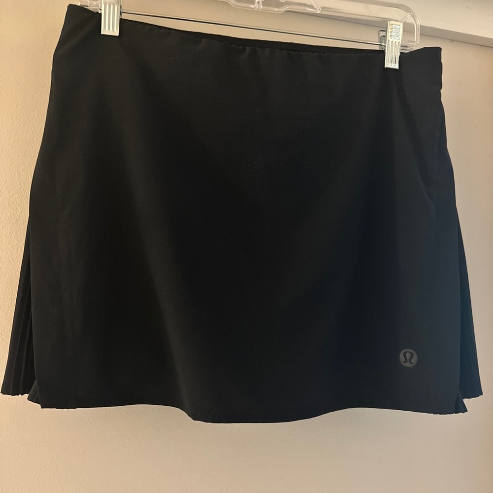 Lululemon peek pleated skorts